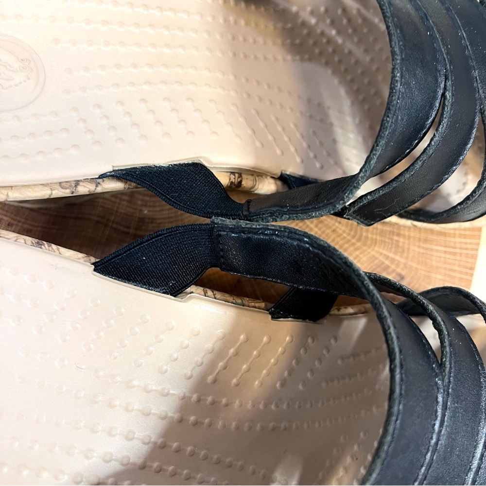Crocs A-Leigh Strappy Cork Wedge Sandals Black Snake Leather Size 9 - Picture 13 of 14